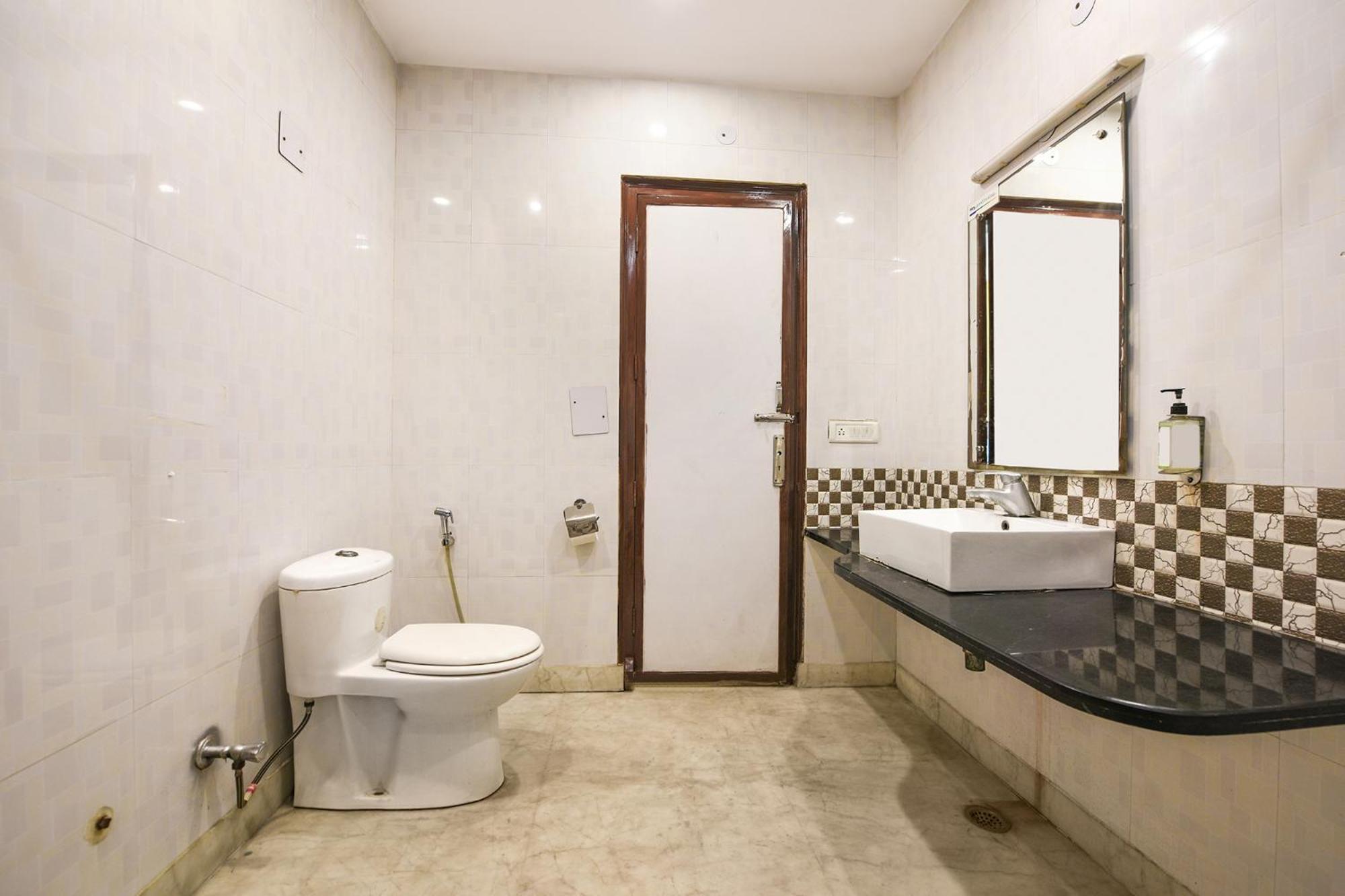 Fabhotel The Kings Plaza New Delhi Extérieur photo